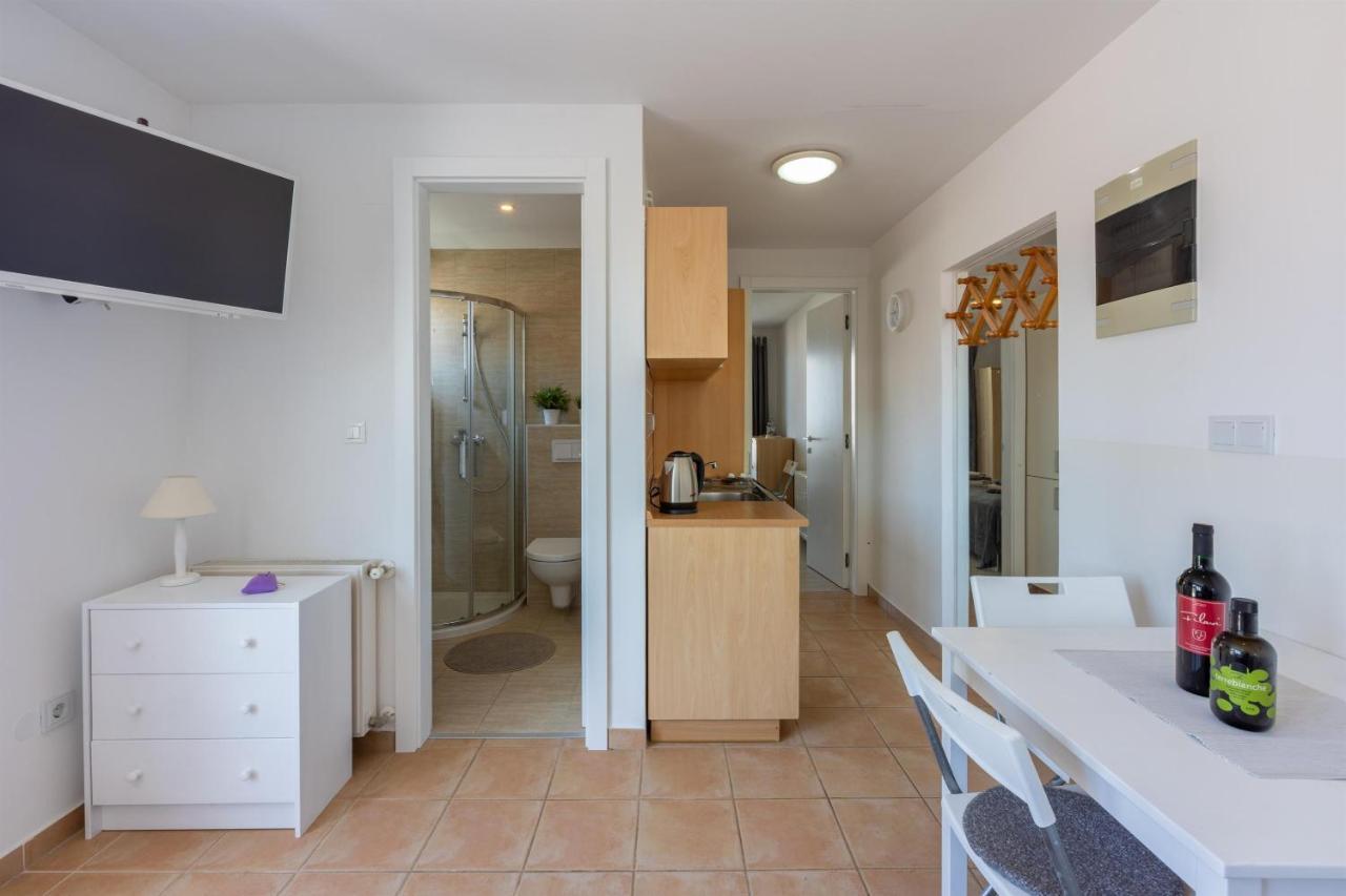 Apartment Vito Njivice Eksteriør billede