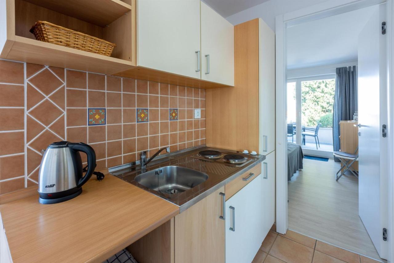 Apartment Vito Njivice Eksteriør billede