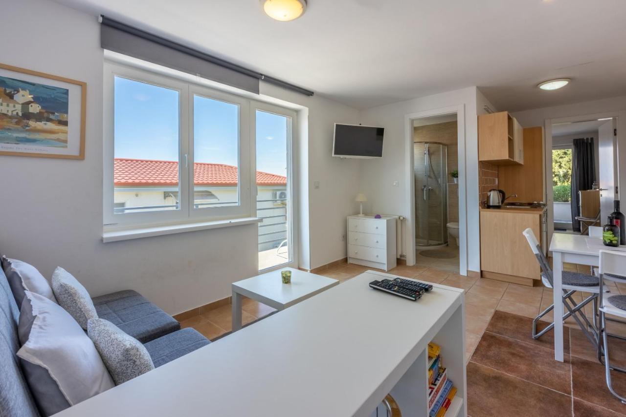 Apartment Vito Njivice Eksteriør billede