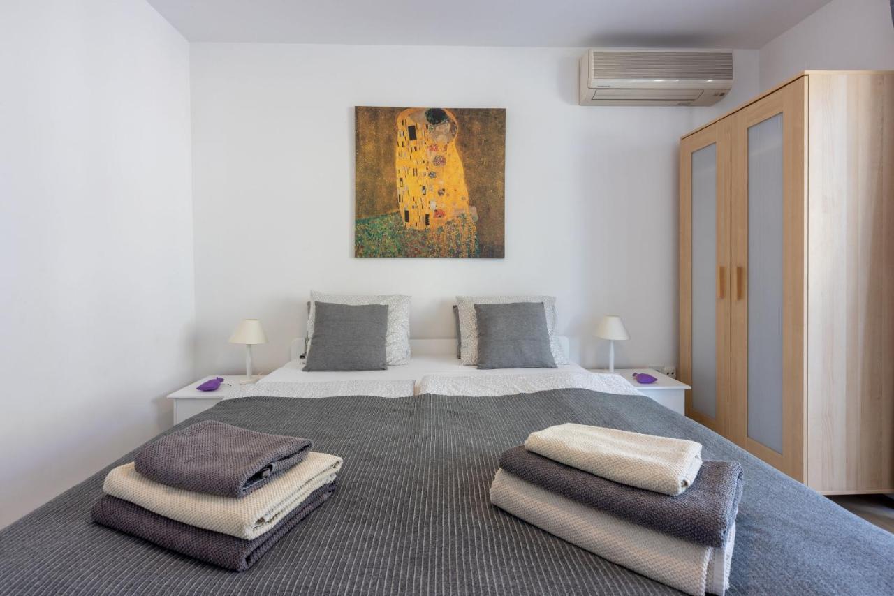 Apartment Vito Njivice Eksteriør billede